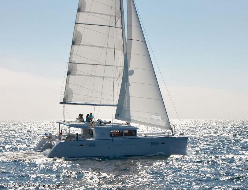croisiere-en-voilier-catamaran-lagoon-450